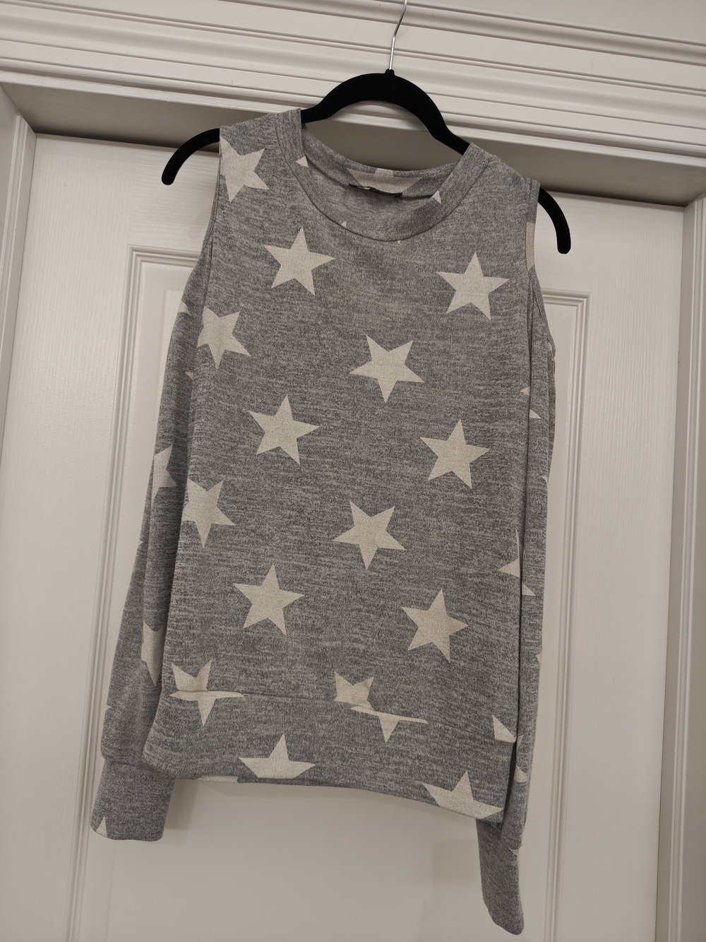 New Look Grey Cut Out Shoulder Star Sweater